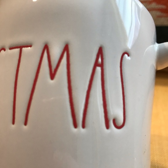 Rae Dunn MERRY CHRISTMAS mug red coffee tea NWT - Picture 6 of 8